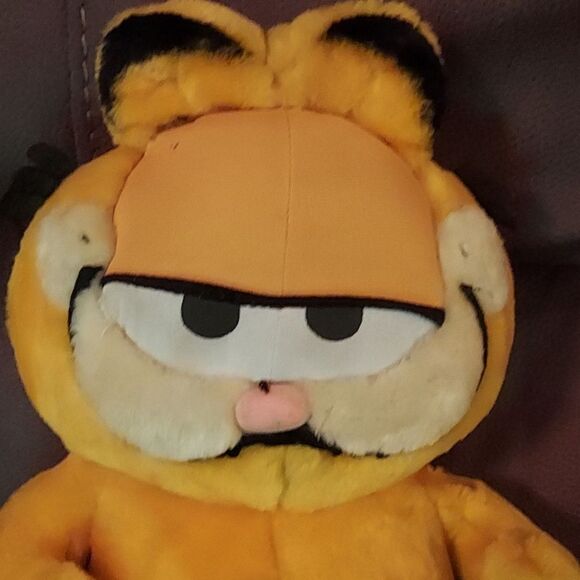 Garfield Plush 16"  - Picture 3 of 10